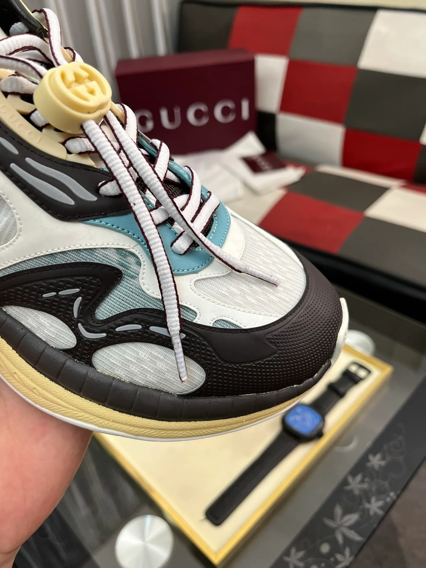 Men's men's shoes 💰1040⌚️⌚️GUCCI Gucci's new dad shoes 🇮🇹Top version🇮🇹🔜Purchasing level High version: The original disassembly took more than 3 months to develop 1:1, the version has been upgraded again, chips, packaging, imported mesh, all made with computerized cars Couple 👫 style 🔜Versatile in all seasons🔜 Fashion🔜 Personality 🔜Distinctive 🔵Full range of layouts, welcome to inquire for pictures Outsole: The latest original developed TPU vacuum Upper: Original mesh, super breathable 💯Full set of packaging Medium and low belt LOGO Size: Women's size 35-40 Men's size 38-45 (38 45 customized